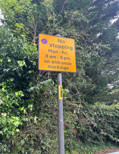road sign cleaning