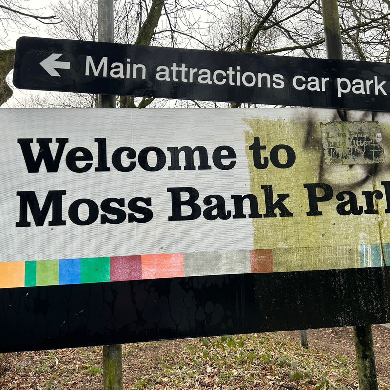 sign-cleaning-bolton6sq moss bank park road signage part way through cleaning