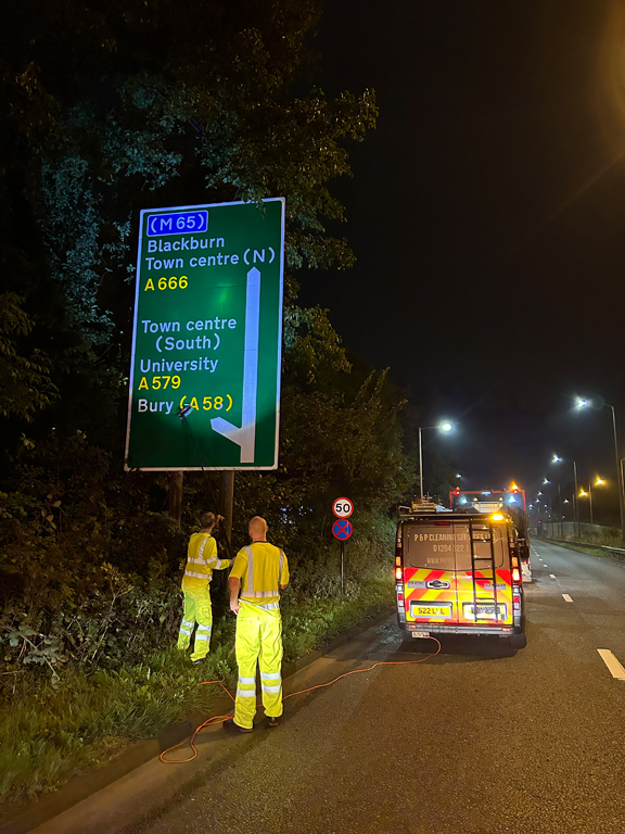road sign cleaning bolton